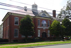 Střední škola East New Market High School.JPG