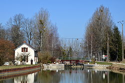 Ecluse a Marigny le Cahouët