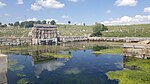 Beyşehir Gölü Millî Parkı'nın içerisindeki Eflatunpınar su anıtı ve havuzu.