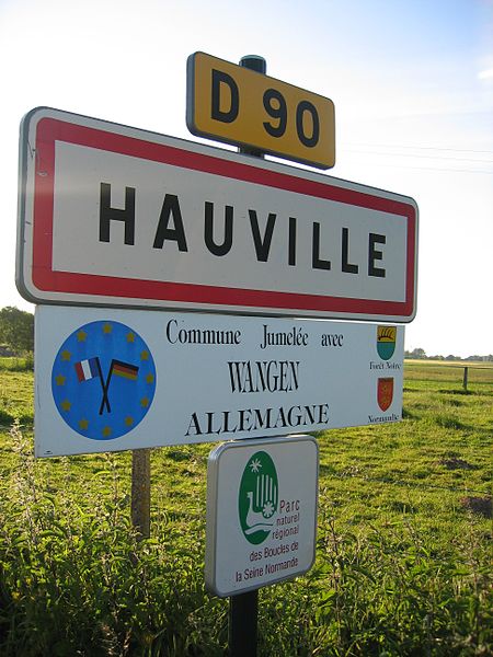 File:EntréeHauville.jpg