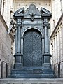 Entrance, Wawel cathedral.jpg