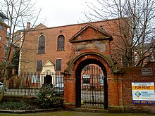 ورودی مدرسه پسرانه سنت مری - geograph.org.uk - 1785770.jpg