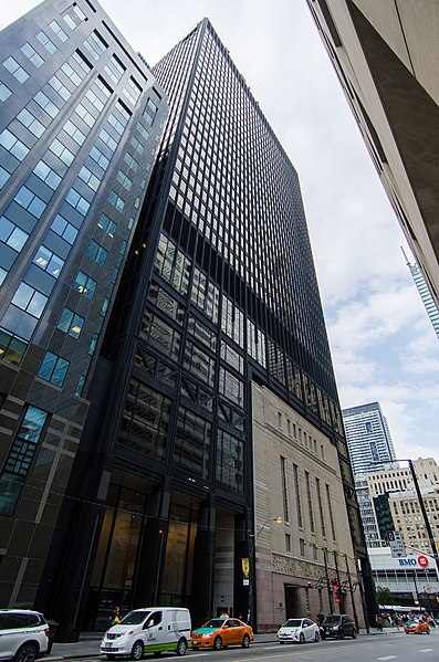 File:Ernst & Young Tower (37584903215).jpg