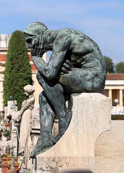 File:Eugenio Prati, monumento sartori, 1925, con pensatore ispirato a rodin, 03.jpg