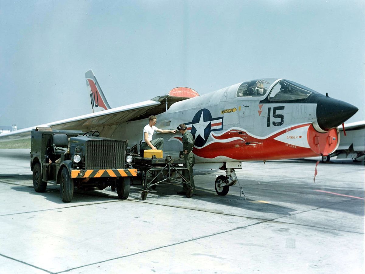 File:F-8 Crusader of VMF-334 on the ground.jpeg - Wikimedia Commons.