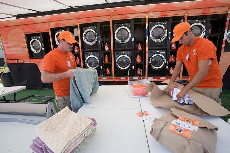 File:FEMA - 33637 - California laundry staffed by volunteers.jpg