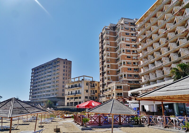 File:Famagusta - Gazimagusa Geisterstadt Varosha 15.jpg