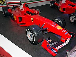 Ferrari F399 rechtsvoor Museo Ferrari.jpg