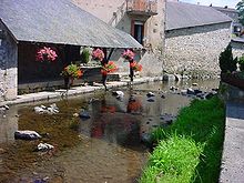 Le lavoir du bourg de Ferrières.