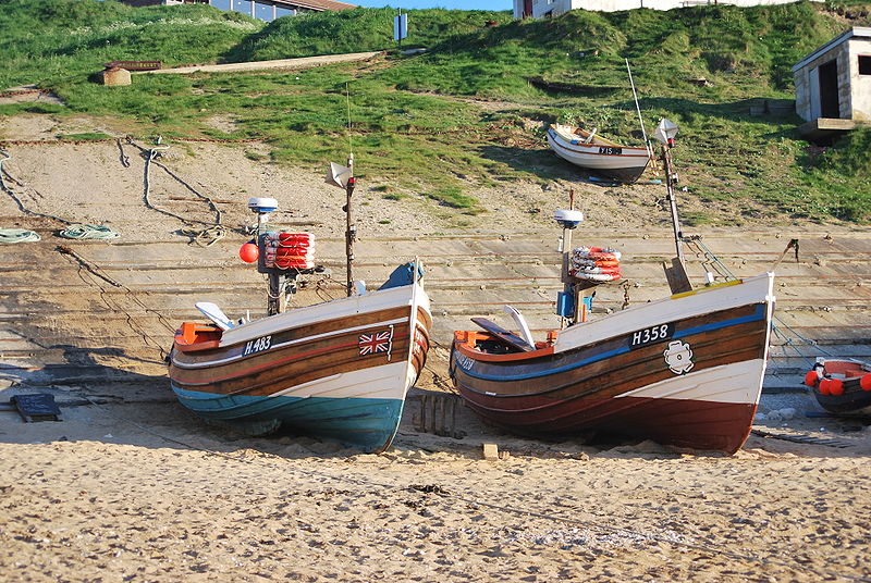 File:FlamboroughNorthLandingBoats.JPG