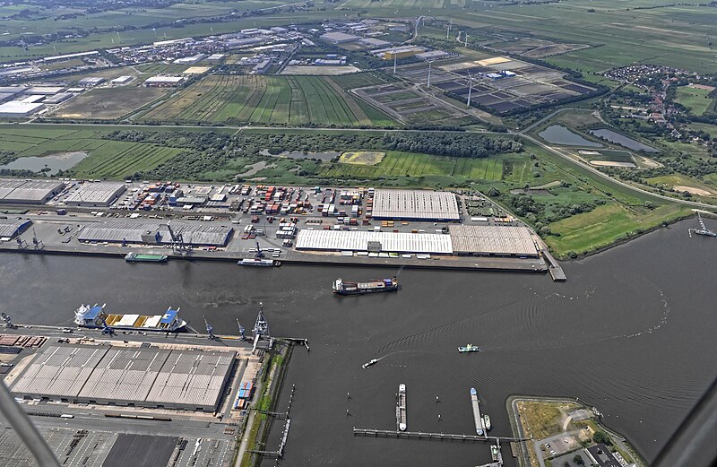 File:Flug -Nordholz-Hammelburg 2015 by-RaBoe 0173 - Bremen, Neustädter Hafen.jpg