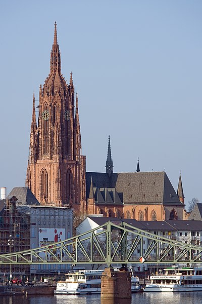 Image: Frankfurt Am Main St Bartholomaeus Ansicht von der Untermainbruecke 20110328