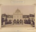Gödöllői Királyi Kastély főbejárata. A felvétel 1895-1899 között készült. A kép forrását kérjük így adja meg- Fortepan - Budapest Főváros Levéltára. Levéltári jelzet- HU.BFL.XV.19.d.1.13.004 Fortepan 83520.jpg