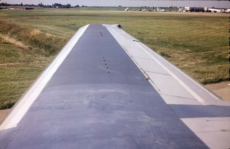 File:G-BJCV Boeing 737-204 Adv Britannia Airways, Birmingham - International UK, August 1989. (5550116899).jpg