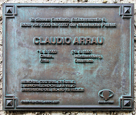 Arrau commemorative plaque in the German district of Tempelhof-Schöneberg, in Berlin.