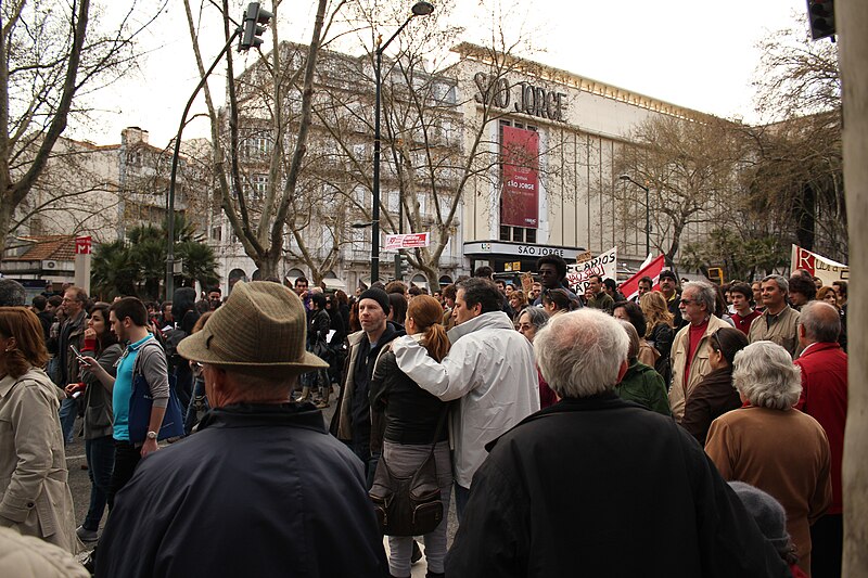 File:Geração à Rasca demonstration in Lisbon 12-03-2011- IMG 5166.jpg