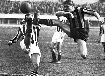 Giuseppe Meazza va jugar 408 partits amb l'Inter. Ell és el màxim golejador de tots els temps del club, amb 284 gols.