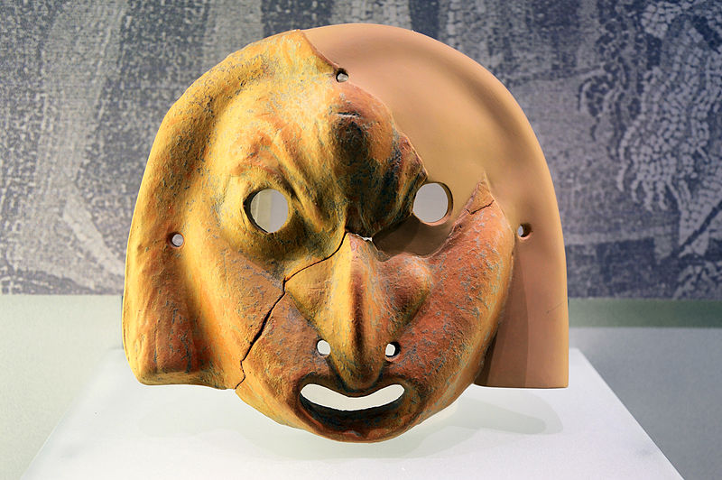 File:Greek mask in terracotta in Museo archeologico nazionale (Taranto).jpg