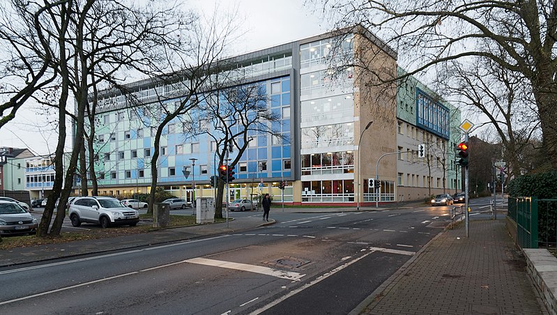 File:Gymnasium Wanne.jpg