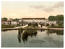 Herrenhausen Palace, Hanover, c. 1895 Hannover Schloss zu Herrenhausen (um 1895).jpg