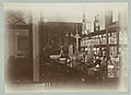 Het laboratorium van de fabriek op Madura 1910 (titel op object) Photographieën (serietitel), RP-F-2001-17-12-100.jpg