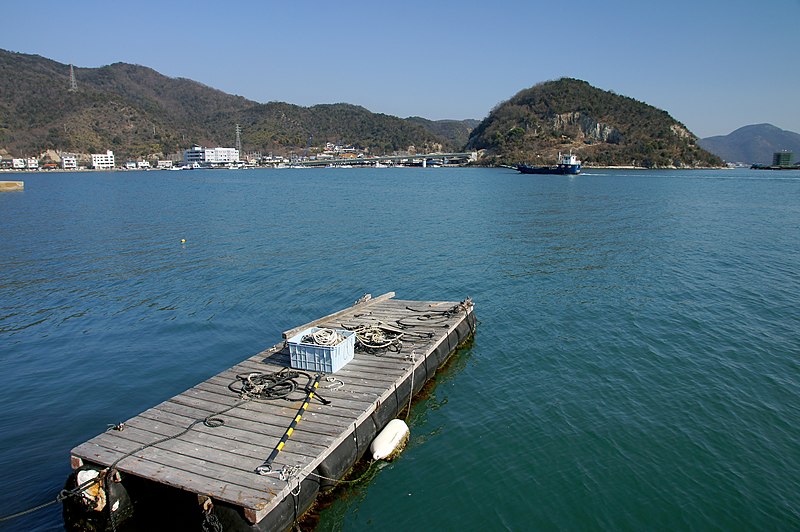 File:Hinase-ekimae Port Bizen Okayama pref Japan09n.jpg