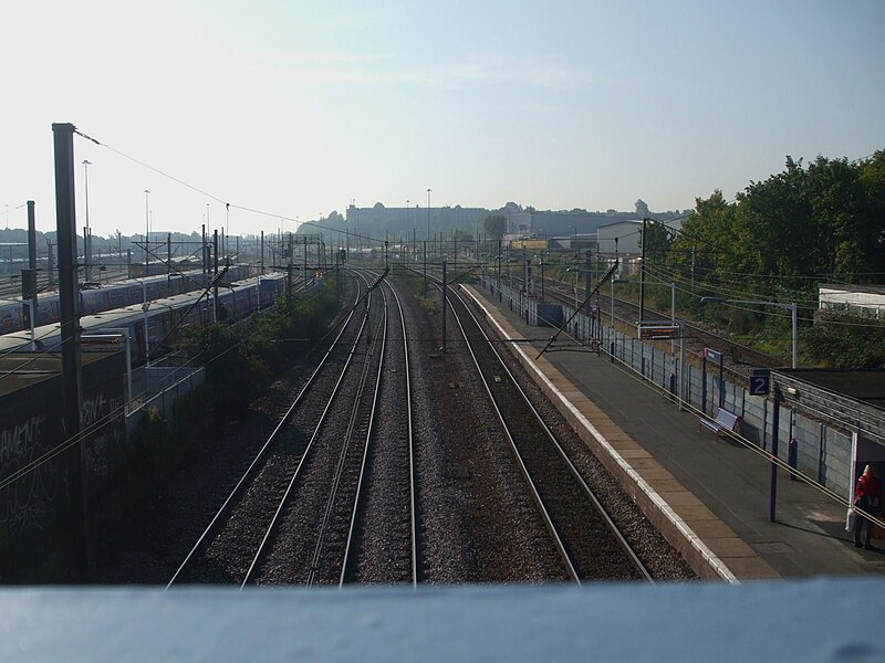 File:Hornsey station high southbound.JPG