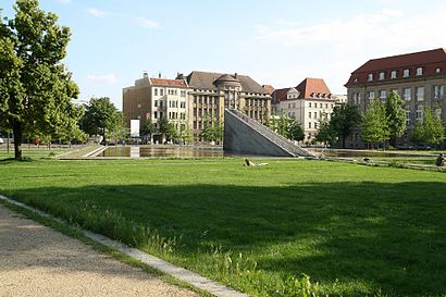 So kommt man zu der Invalidenpark mit den Öffentlichen - Mehr zum Ort Hier