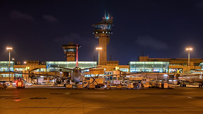 File:Istanbul Atatürk Havalimanı (43935843655).jpg