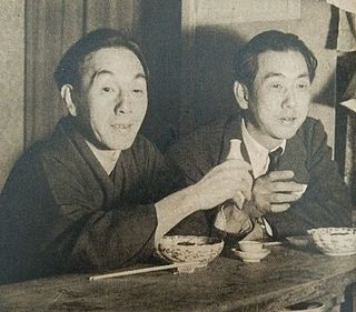 岩田専太郎（左）、2月19日死去