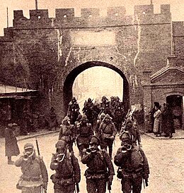 Japanese troops entering Tsitsihar.jpg