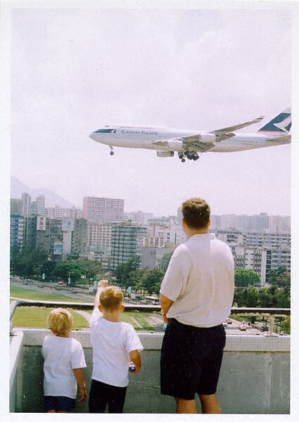 File:KaiTak CX Approach.jpg