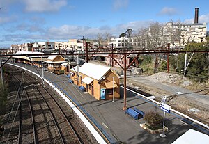 Katoomba Bahnhof, blaue Berge.JPG