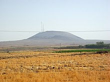 Sharat Kovakab, a volcano near the city of Al-Hasakah Kokab Mountain al Hasakah.JPG