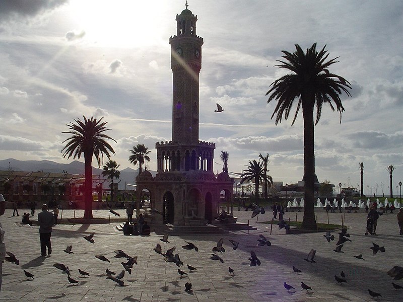 File:Konak Square Izmir.JPG