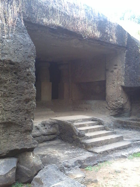 File:Kondivte Caves 12.jpg