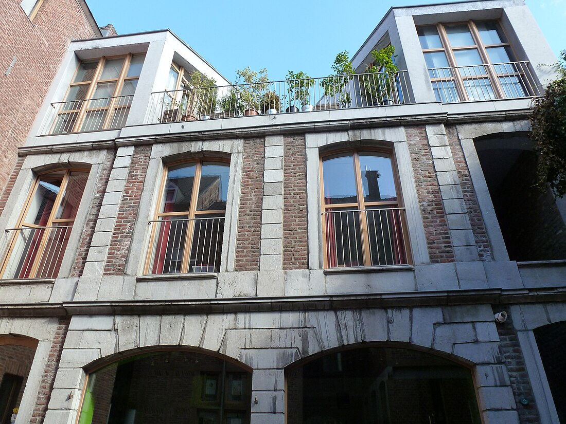 File:LIEGE Rue du Palais 60 et 60 A (de droite à gauche) (3).JPG