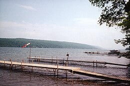 Lac Keuka, de la rive nord-ouest d'Eastport arm.jpg