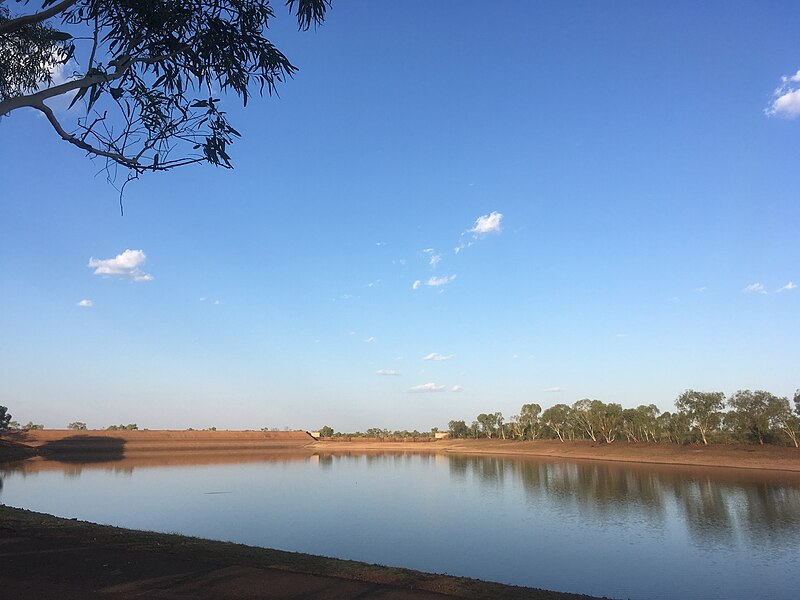 File:Lake Mary Ann Dam.jpg