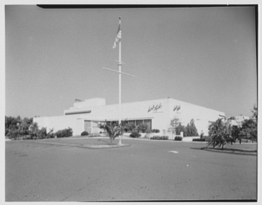 File:Lord & Taylor, business in West Hartford, Connecticut. LOC gsc.5a25288.tif