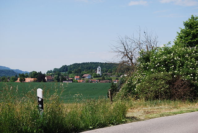 Lostorf village