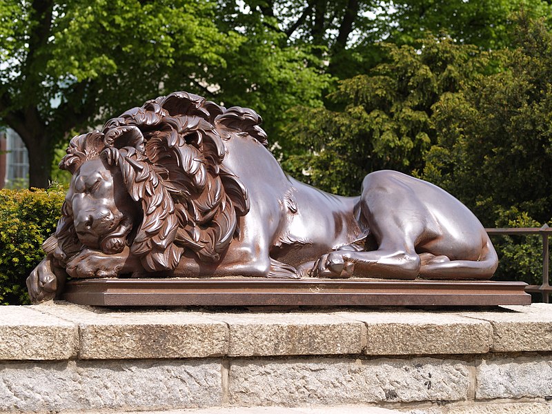 File:Luebeck HT lion left.jpg