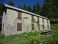 Maison forestière, à environ 1850 m d'altitude, dans le vallon de Laverq, commune de Méolans-Revel (Alpes-de-Haute-Provence), sur le bord du chemin.