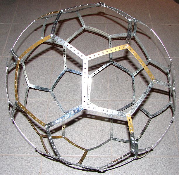 File:Meccano C60 - the discovery of fullerenes.jpg