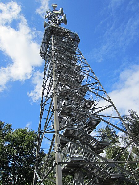 File:Melchenberg Funkturm (7970277358).jpg