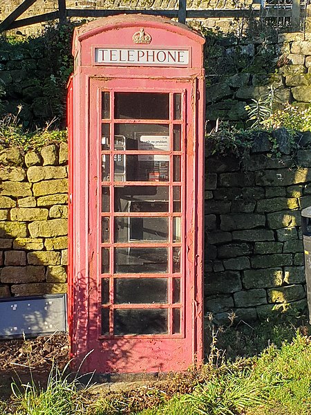 File:Middlesmoor phone box.jpg