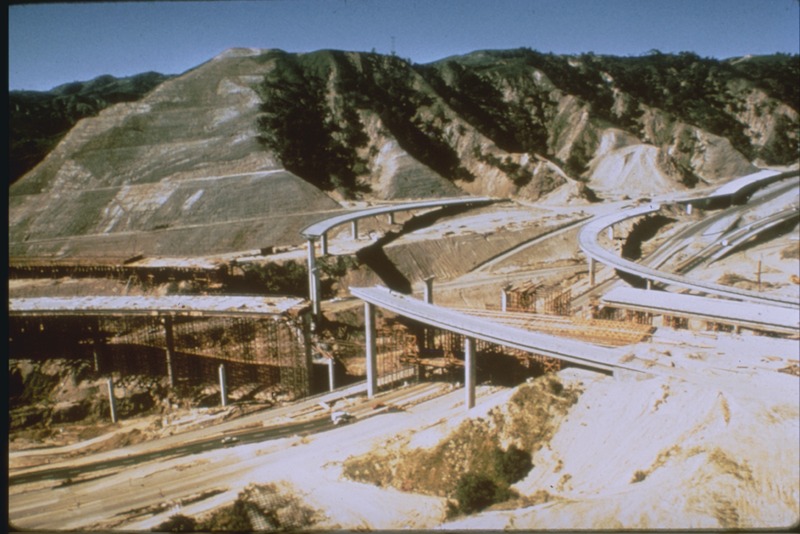 lossy-page1-800px-NOAA_-_NGDC_-_1971_San_Fernando_Earthquake_-_Collapse_of_Newhall_Pass_interchange.tif.jpg