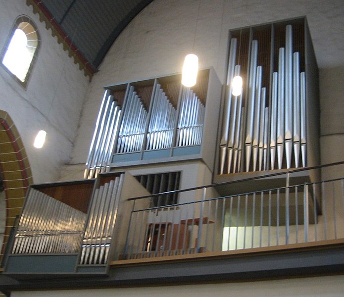File:Neue Orgel Reglerkirche Erfurt.JPG