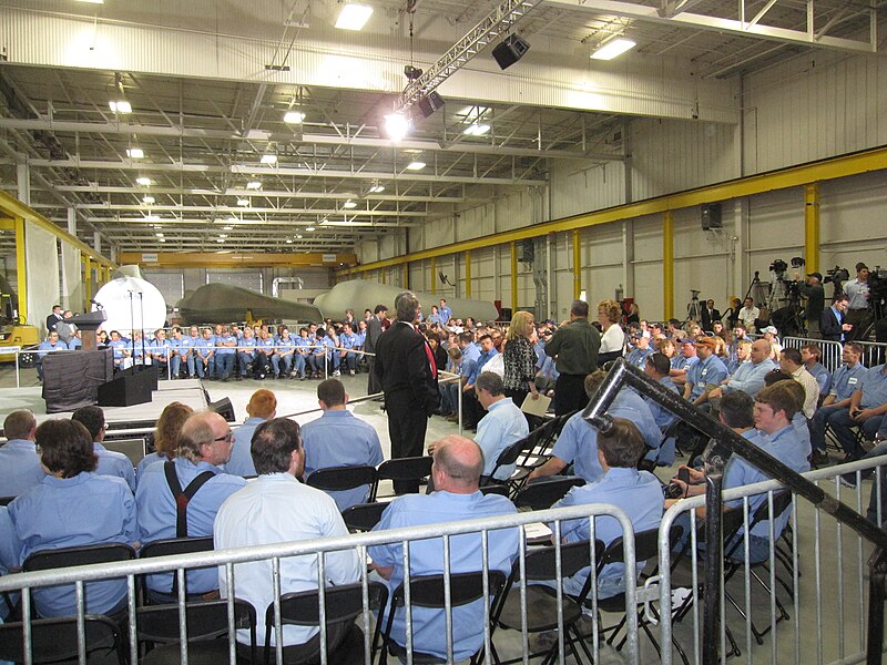 File:Obama visits Siemens Energy in Fort Madison (4557671617).jpg