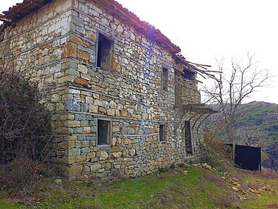 Old House in Kakunj.jpg